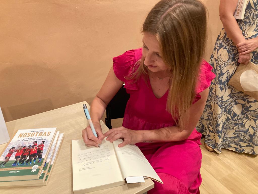 Firma libro Nosotras